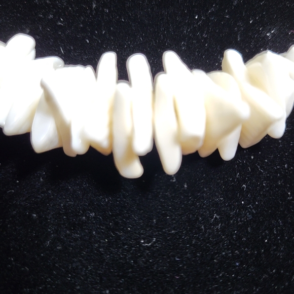 Vintage Mother of Pearl and Puka Shell Necklace - Picture 11 of 16